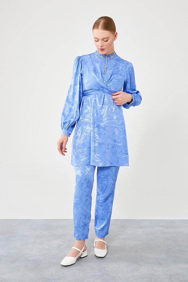 LevidorSaks Yaka İşlemeli Jakarlı Kumaş Pantolon Takım