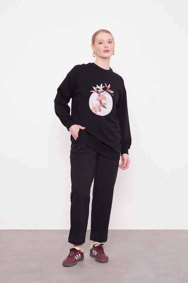 LevidorSiyah Çiçek Baskılı Bisiklet Yaka Sweat