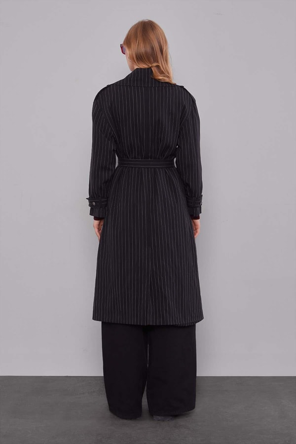 LevidorSiyah Çizgili Desen Kuşak Kapamalı Trençkot