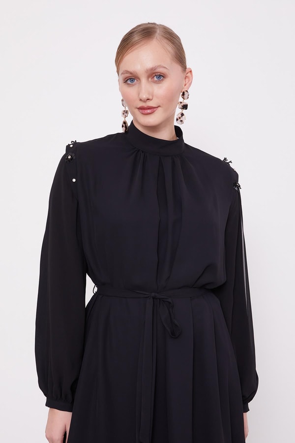 LevidorSiyah Omzu İşlemeli Tunik Takım