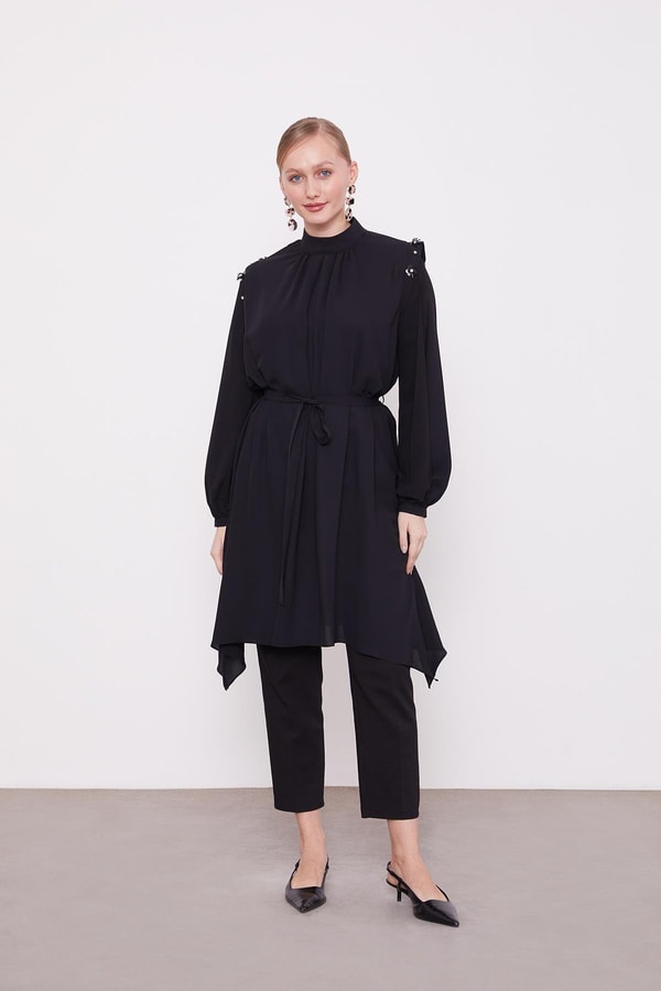 LevidorSiyah Omzu İşlemeli Tunik Takım