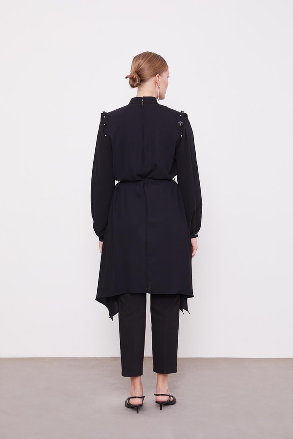 LevidorSiyah Omzu İşlemeli Tunik Takım