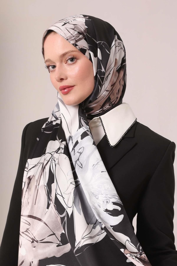 LevidorSiyah Soyut Çiçek Desen Twill Şal