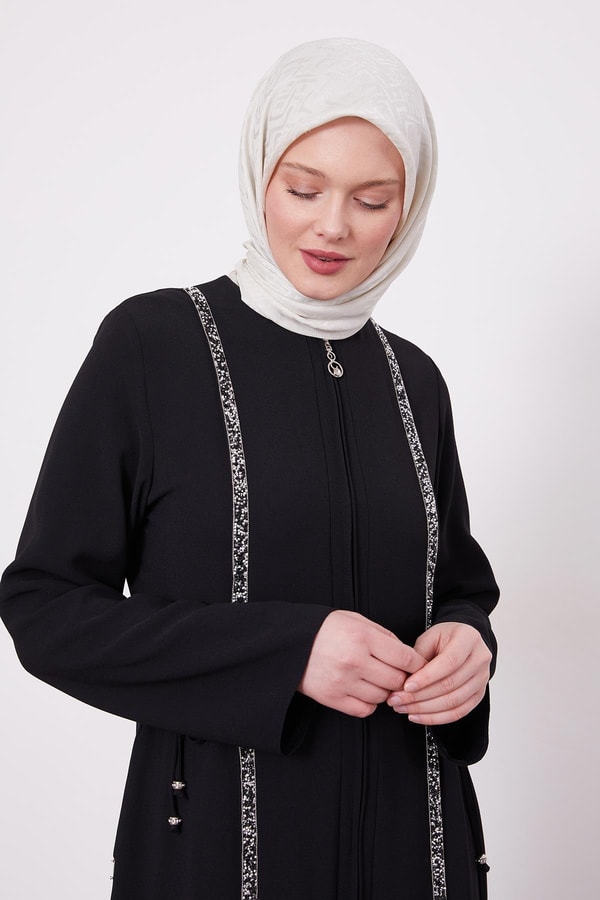 LevidorSiyah Yanları İp Bağlamalı Taş İşlemeli Ferace