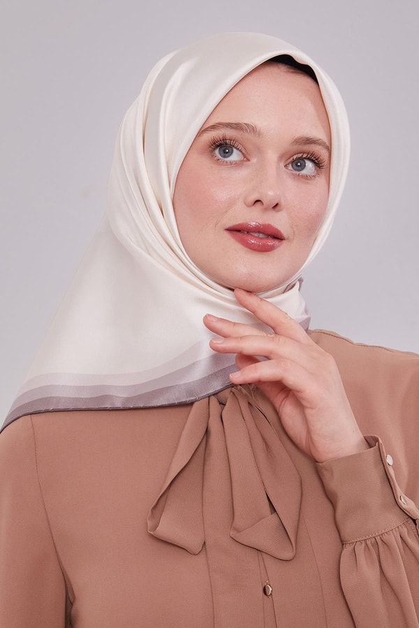 LevidorSomon Kenar Bordürlü Twill İpek Eşarp