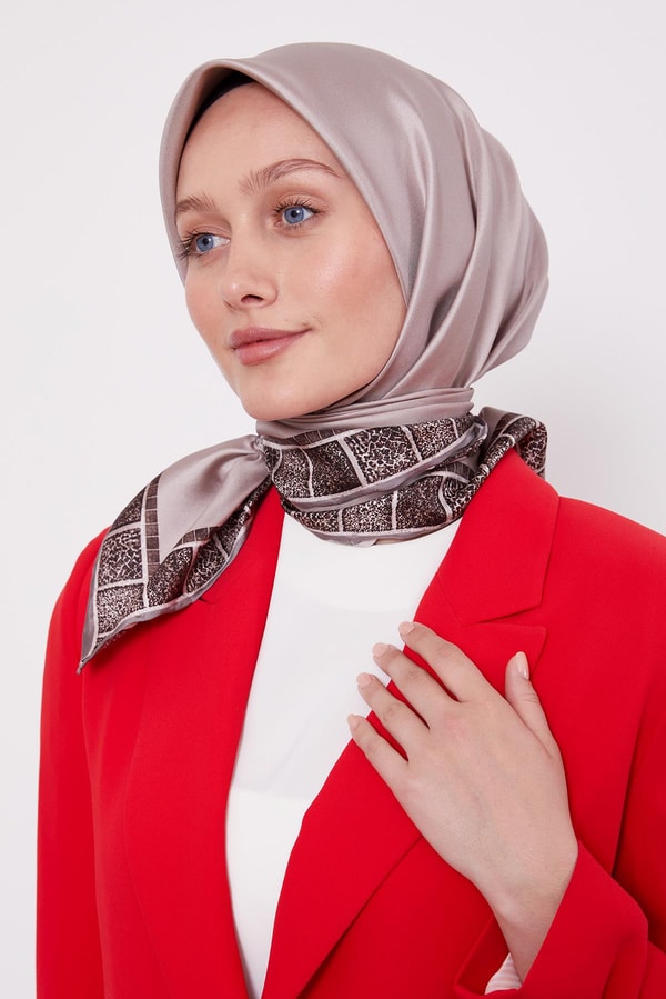 LevidorSütlü Kahve Kenar Leopar Twill İpek Eşarp