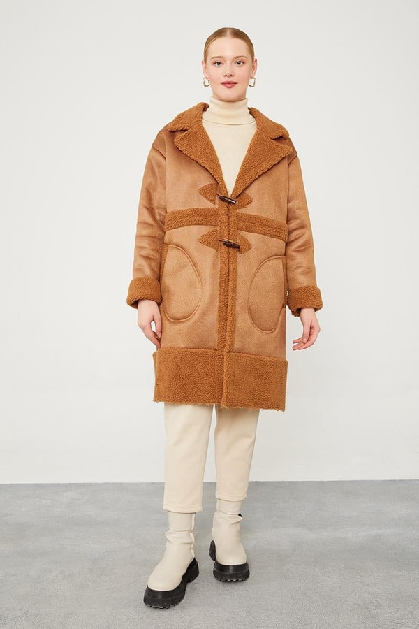 LevidorTaba Düğme Kapamalı Yün Astarlı Suni Deri Kaban