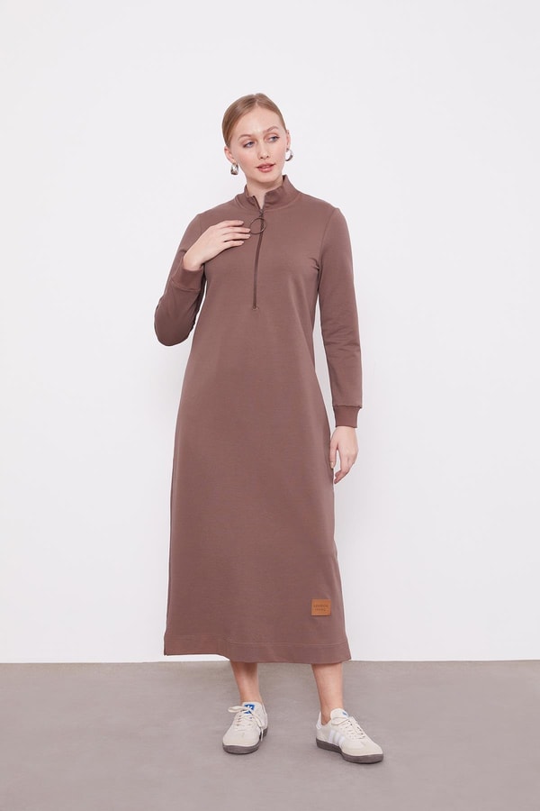 LevidorToprak Kolları Ribanalı Fermuar Kapama Elbise