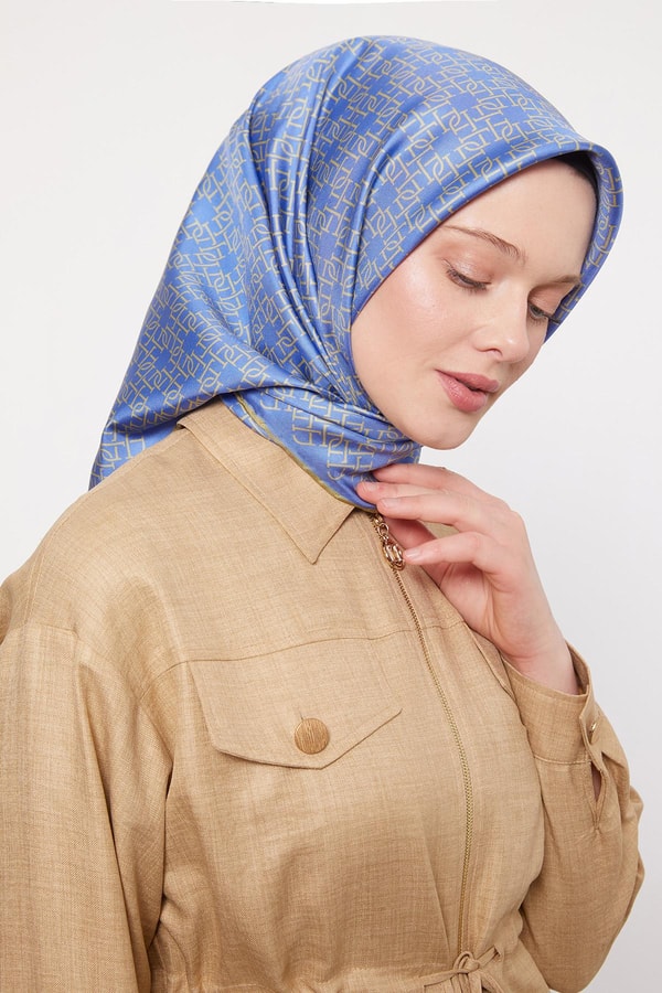 LevidorYağ Yeşili Çizgili Sarmal Desen Twill İpek Eşarp