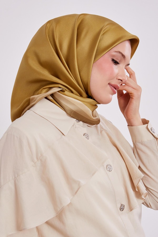 LevidorYağ Yeşili Kenar Bordürlü Twill İpek Eşarp