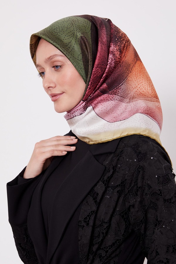 LevidorYağ Yeşili Kesik Çiçek Desen Twill İpek Eşarp