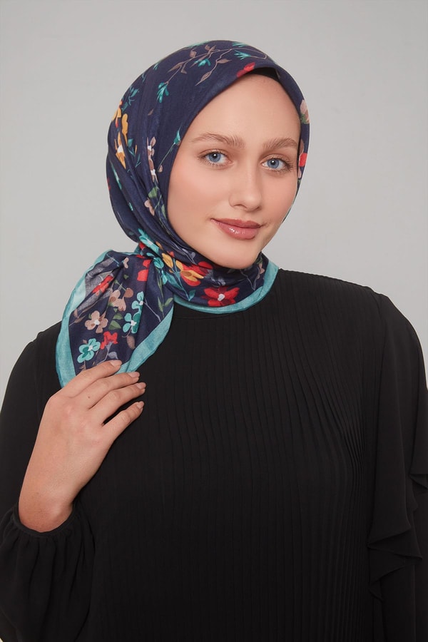 LevidorYeşil Çiçek Dalı Desen Soft Eşarp