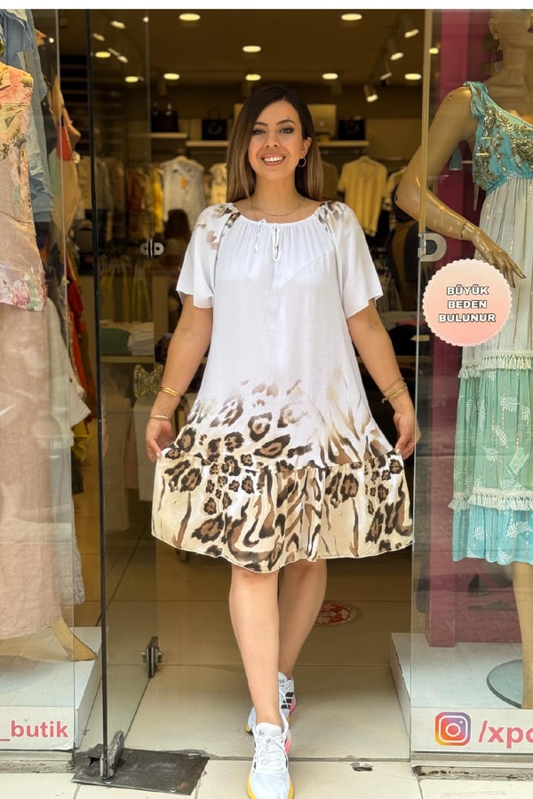 Büzgü Detaylı Leopar Desenli Elbise Beyaz