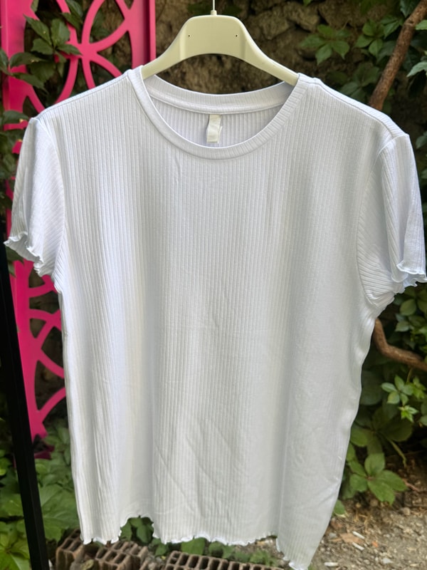 Fırfır Detaylı Yuvarlak Yaka Kısa Kollu T-shirt