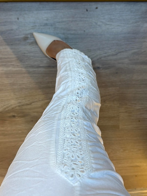Full Likralı Payet Küpür Detaylı Pantolon Beyaz