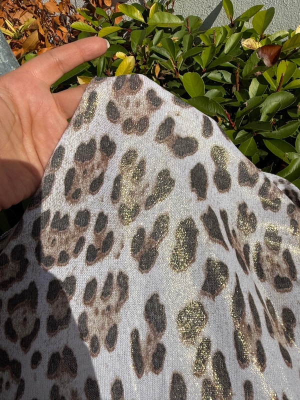 Kendinden Işıltılı İthal Leoparlı Bluz Beyaz