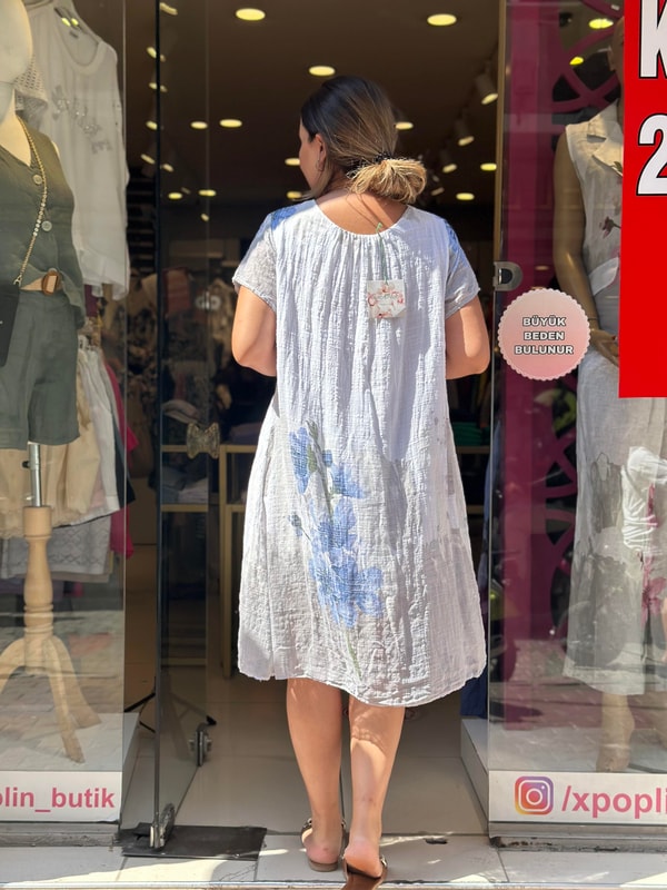 Mavi Çiçek Desenli İthal Elbise Beyaz