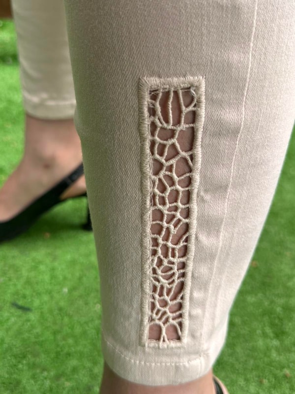 Paça Lazer Detaylı Pantolon Bej