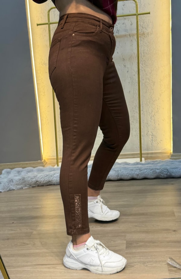 Paça Nakışlı Pantolon Acı Kahve