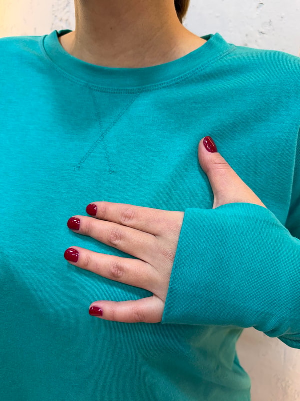 Parmak Geçirme Detaylı Yanları Yırtmaçlı Pamuk Sweatshirt Yeşil