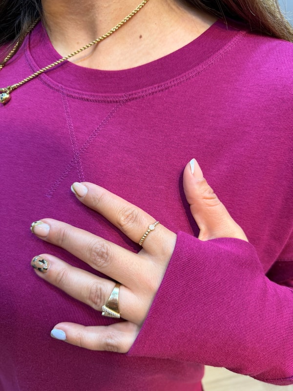Parmak Geçirme Detaylı Yanları Yırtmaçlı Pamuk Sweatshirt Mürdüm