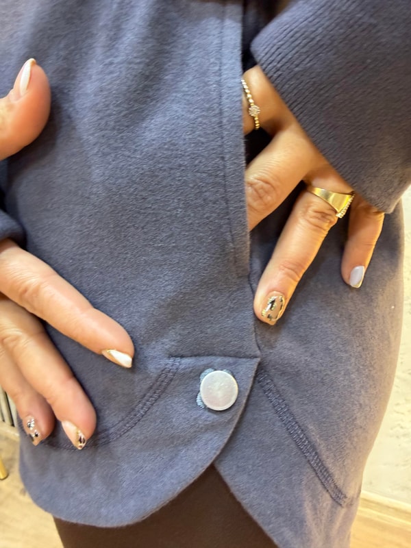 Parmak Geçirmeli Boyunluk Detaylı Kapüşonlu Hoodie Füme Mavi
