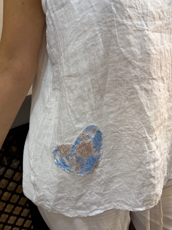 Pul Detay Sıfır Kol Bluz Beyaz