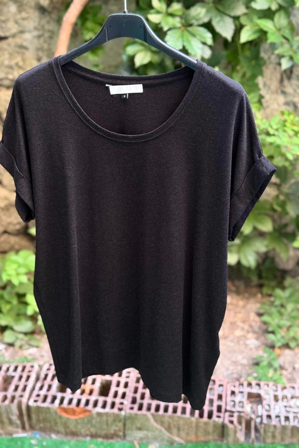 Yuvarlak Yaka Kısa Kollu Basic Tshirt