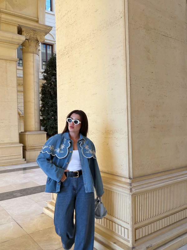 Bebe Yaka Nakışlı Denim Ceket