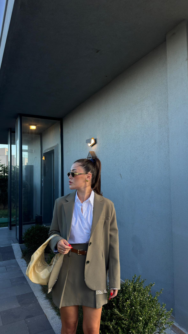 Çizgili Astarlı Haki Blazer Ceket