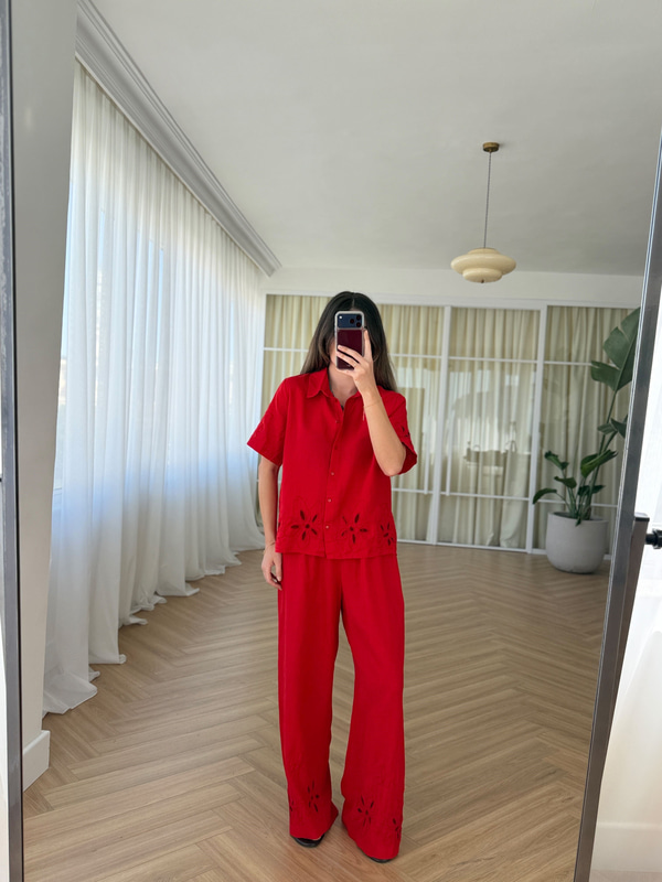 Nakış Detaylı Kırmızı Pantolon