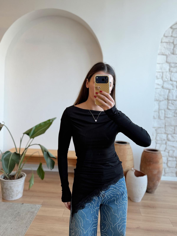 Siyah Romantik Bluz
