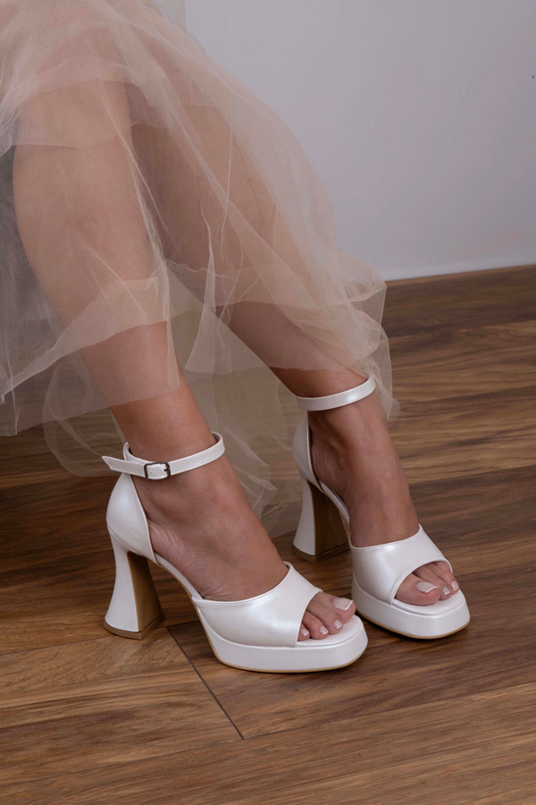 Alaina Model Tek Bantlı Kalın Platform Topuklu Ayakkabı Sedef
