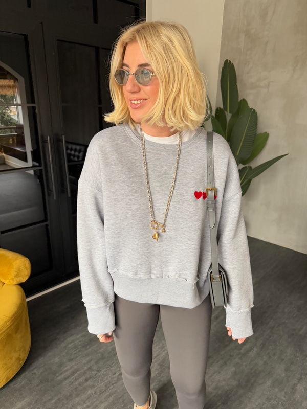 Kalp İşlemeli , İçi Şardonlu , Gri Sweatshirt
