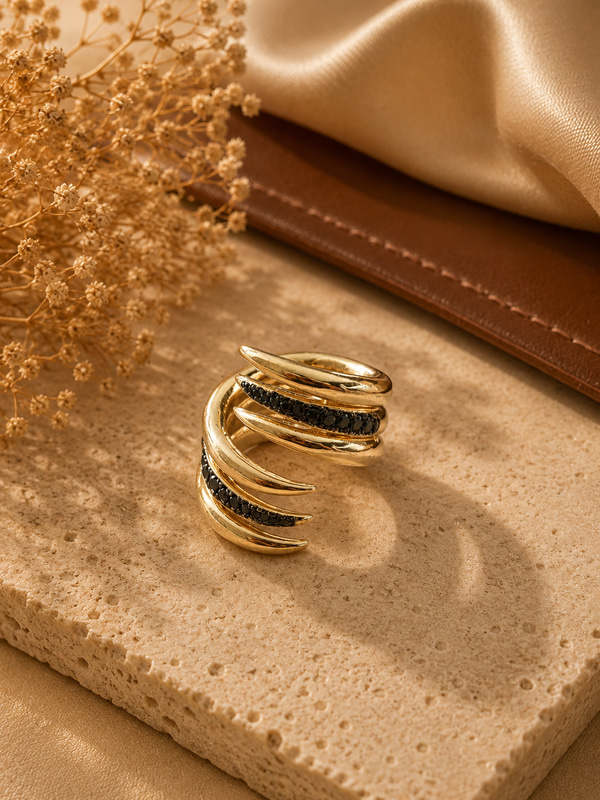 Siyah Zİrkon Taşlı , Gold Pençe Yüzük