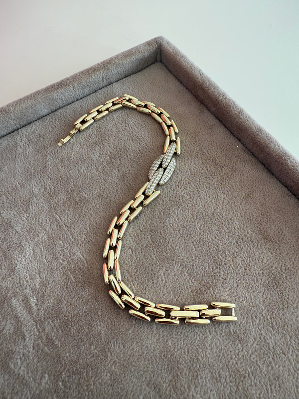 14k Gold Kaplama , Ortası Zirkon Taşlı , Geçme Bileklik