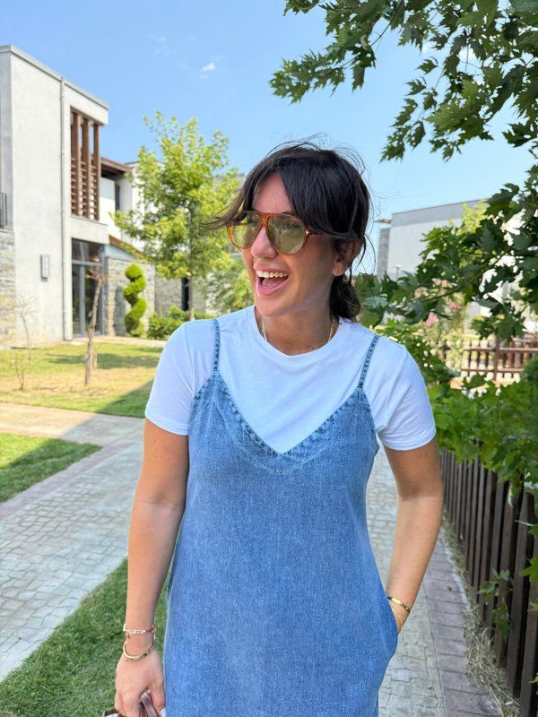 Premium , Beyaz Modal Bluz & Askılı Jean Elbise