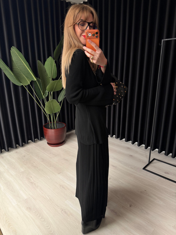 Siyah , Merserize Triko , Etekli Takım