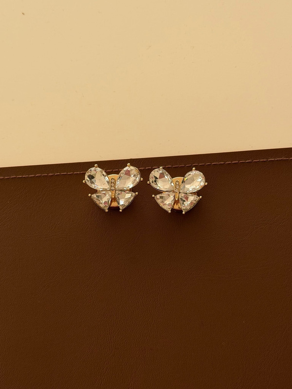 Kelebek Motifli , Zirkon Taşlı , Gold Broş