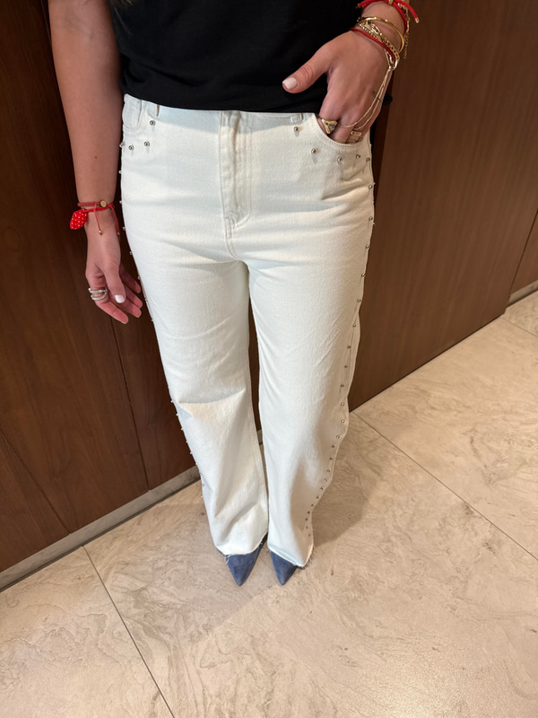 Orijinal Model , Yanı Zımbalı , Beyaz Jean Pantolon