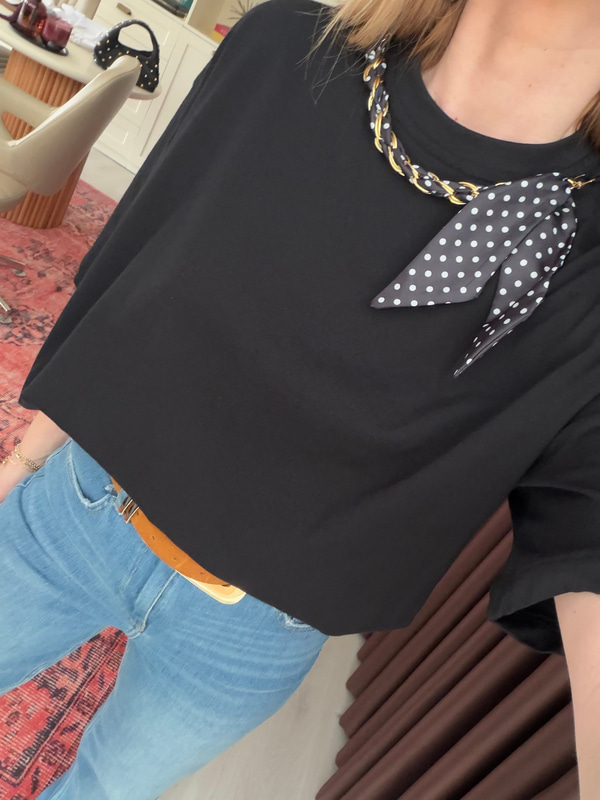 Çıkabilen Zincir Fularlı , Siyah , T-shirt