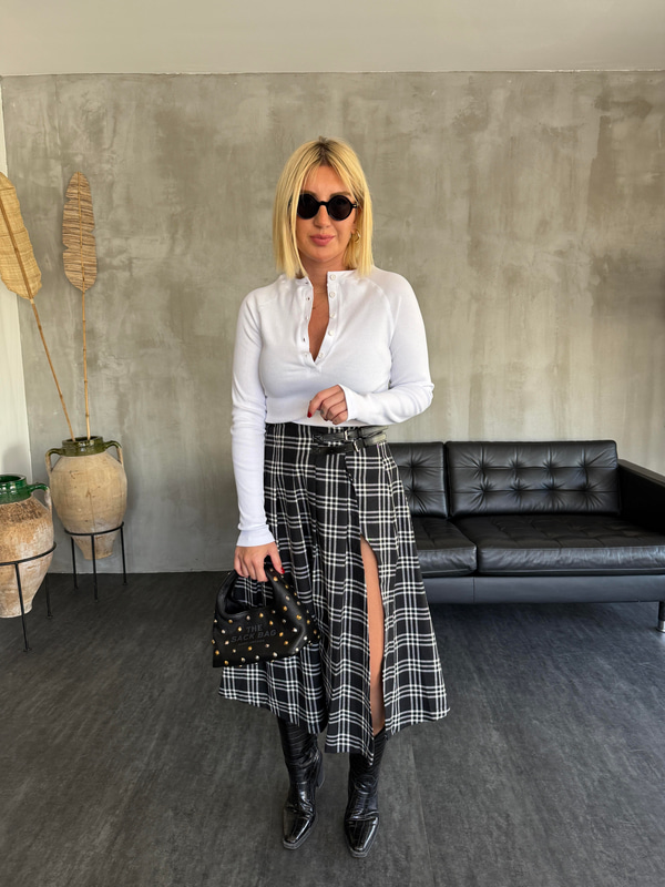 Çift Kemer Detaylı , Yırtmaçlı , Siyah Ekoseli Etek