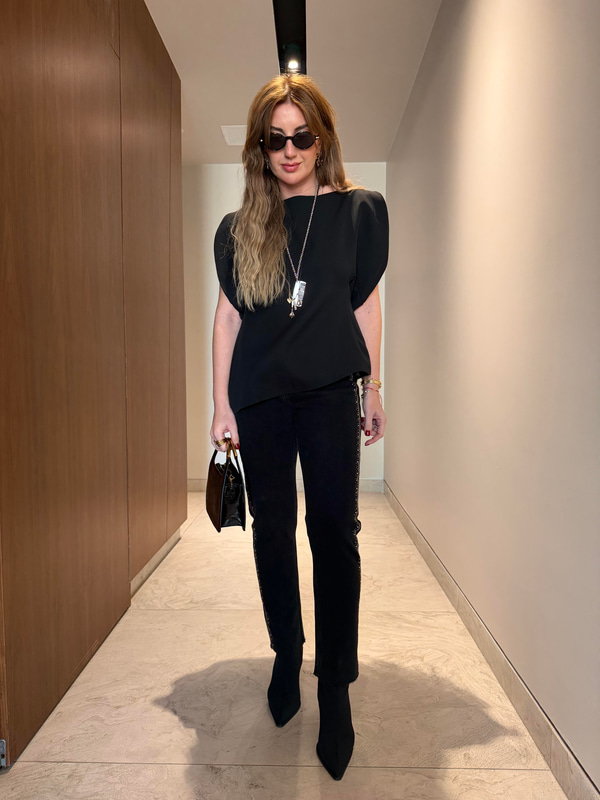 Yanları Zımba & Taş Detaylı , Siyah , Kesik Paça Jean 