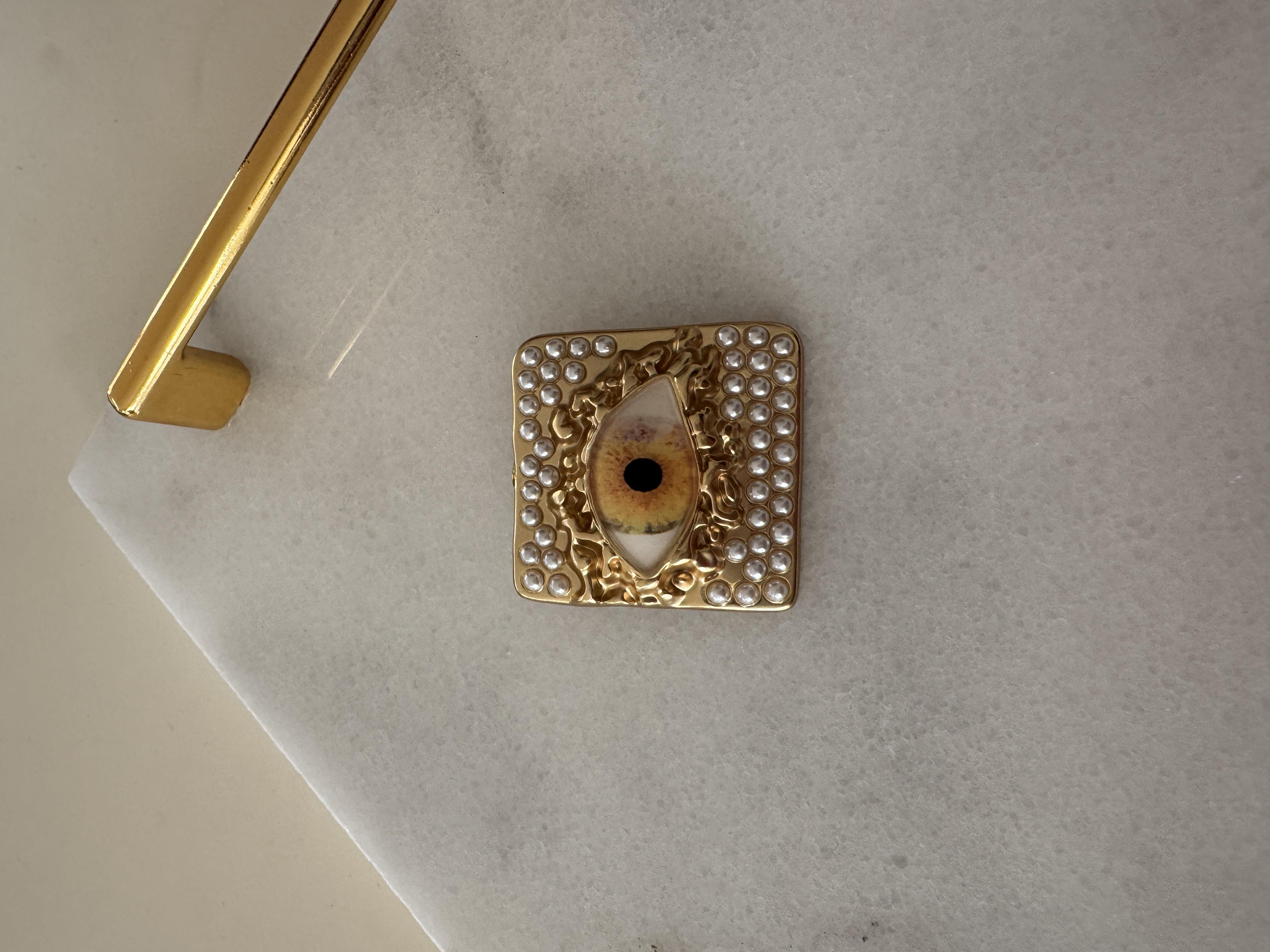 Gold , Renkli Göz Broş