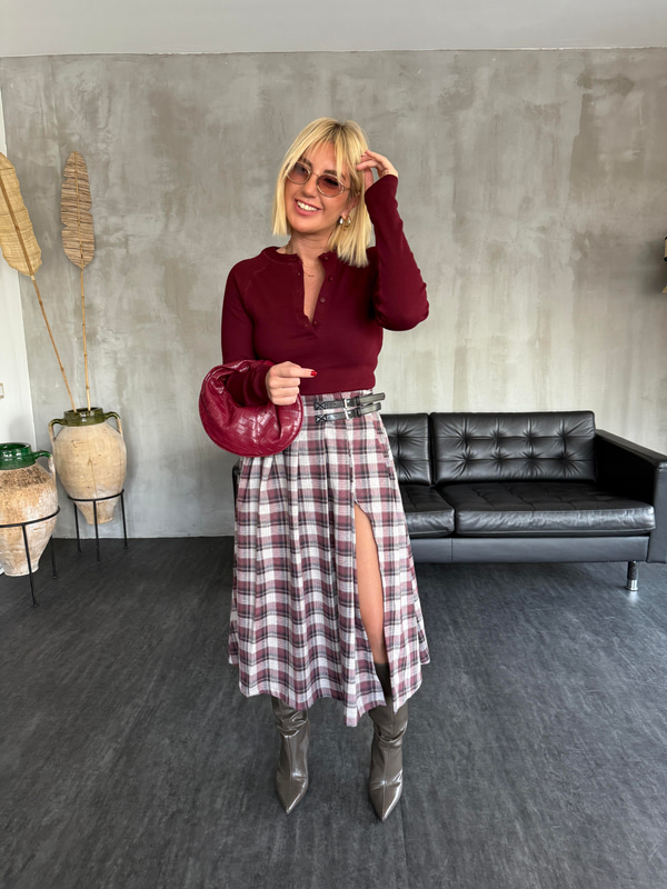 Çift Kemer Detaylı , Yırtmaçlı , Bordo Ekoseli Etek