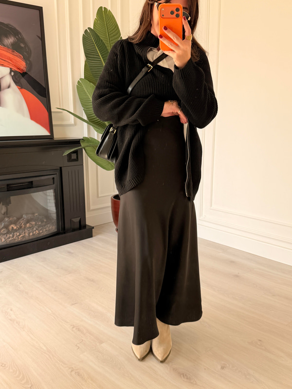 Maxi Boy , Siyah Saten Etek
