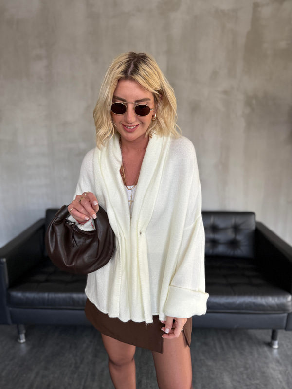 Metal Aksesuarlı , Ekru , Tasarım Triko Hırka