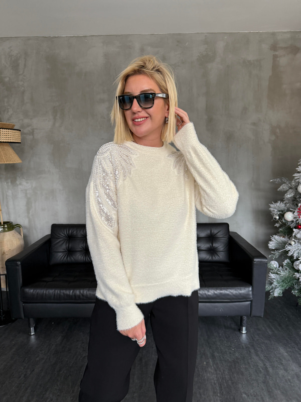 Omzu Payet İşlemeli , Ekru , Angora Triko Kazak