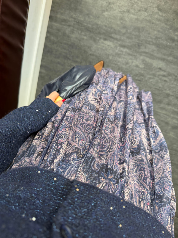 Beli Lastikli , Lacivert & Ekru Desenli, Asimetrik Kesim Etek