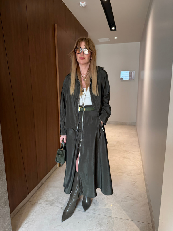 Orijinal Model , Teknik Kumaş , Önden Fermuarlı , Haki Etek & Ceket Takım